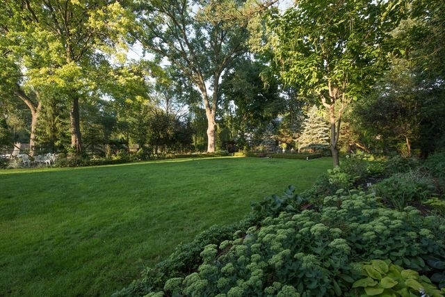 985 Pine Tree Lane Winnetka, IL 60093 - Photo 33 of 40