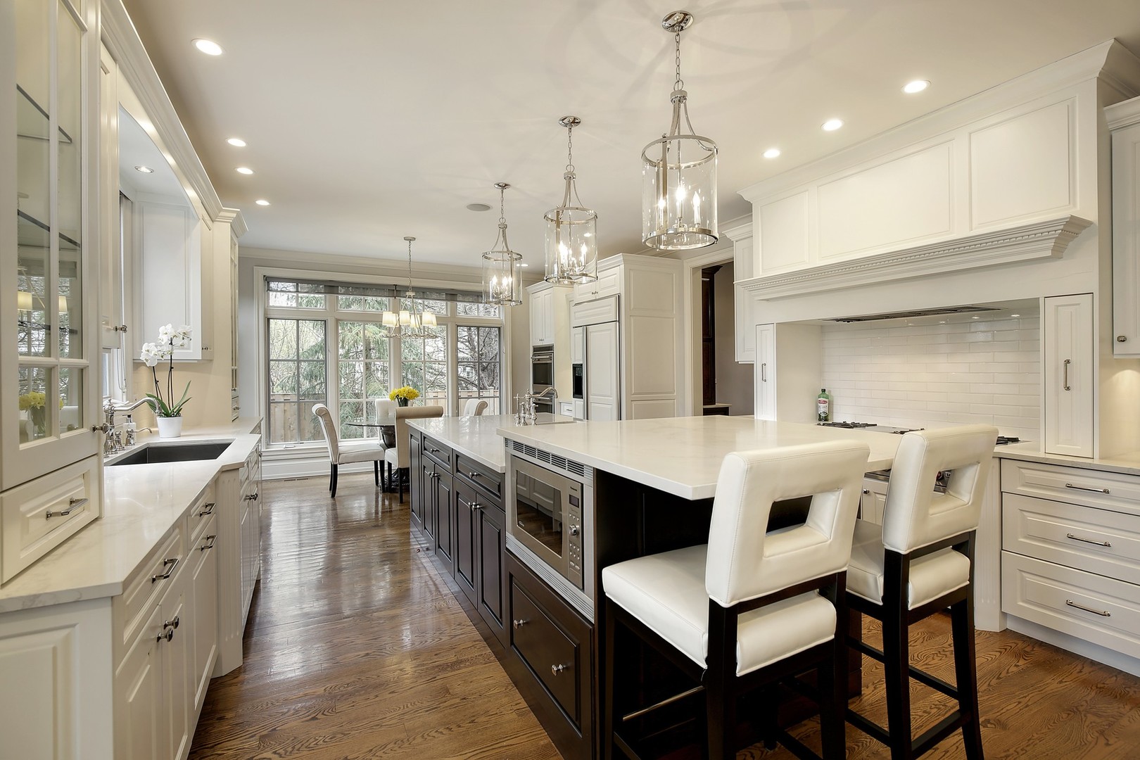 985 Pine Tree Lane Winnetka, IL 60093 - Photo 8 of 40