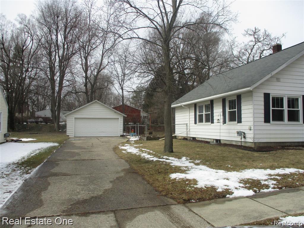 367 North Green Street Perry, MI 48872 - Photo 42 of 43 IMG_5173.JPG