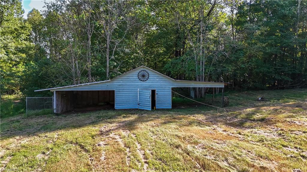 255 Smothers Road Madison, NC 27025 - Photo 8 of 15