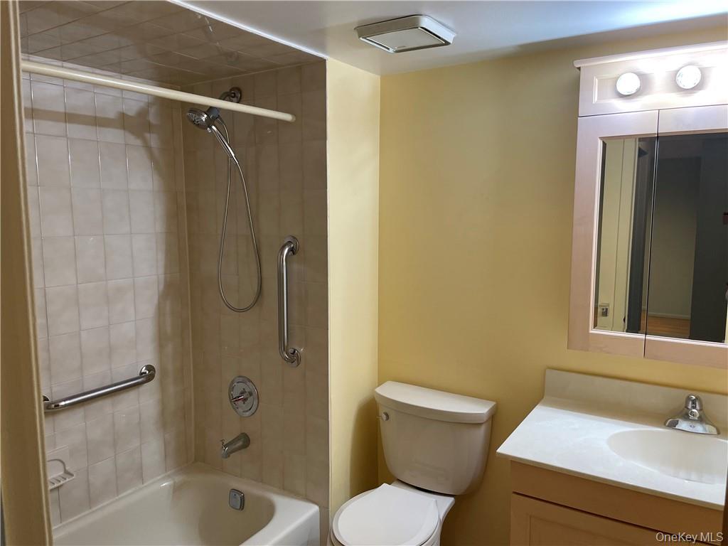 135 West Nyack Road, Unit 93 Nanuet, NY 10954 - Photo 10 of 12 a bathroom with a sink toilet and shower