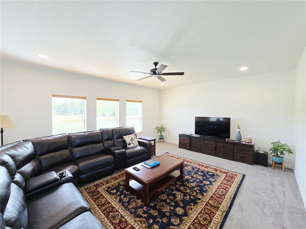 31 Kingsbarn Road Henrietta, NY 14586 - Photo 13 of 49