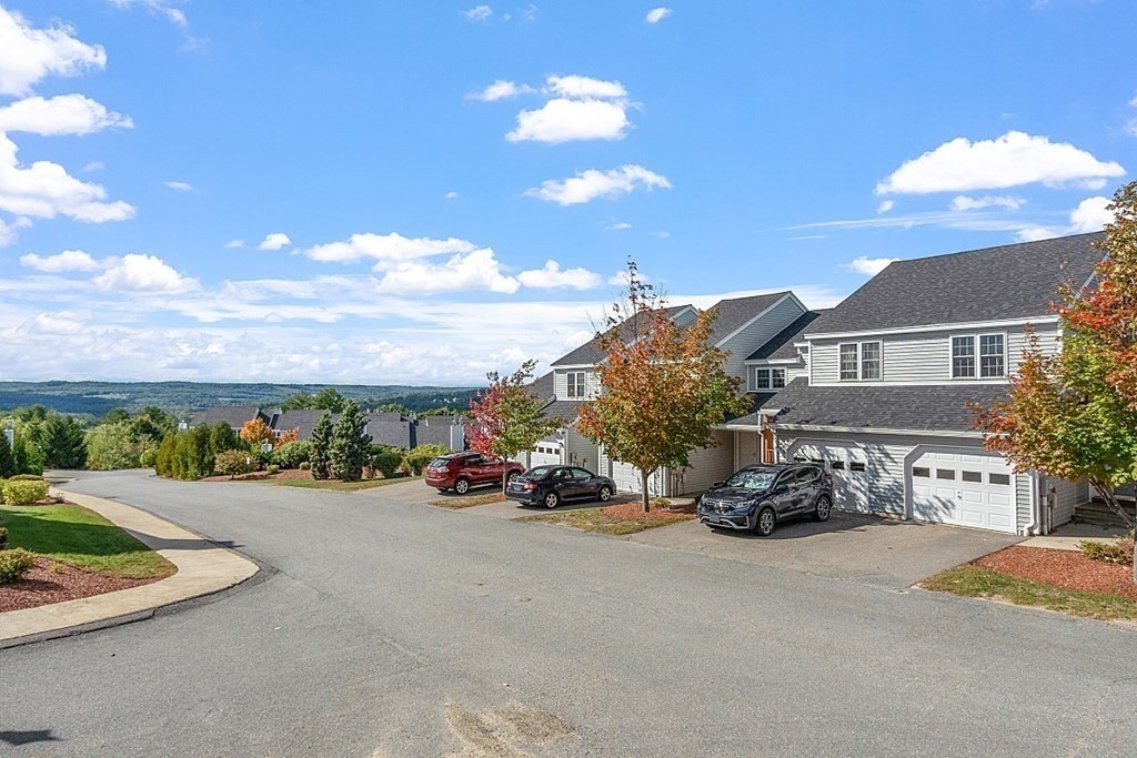 34 Oak Leaf Road, Unit 34 Fitchburg, MA 01420 - Photo 3 of 34