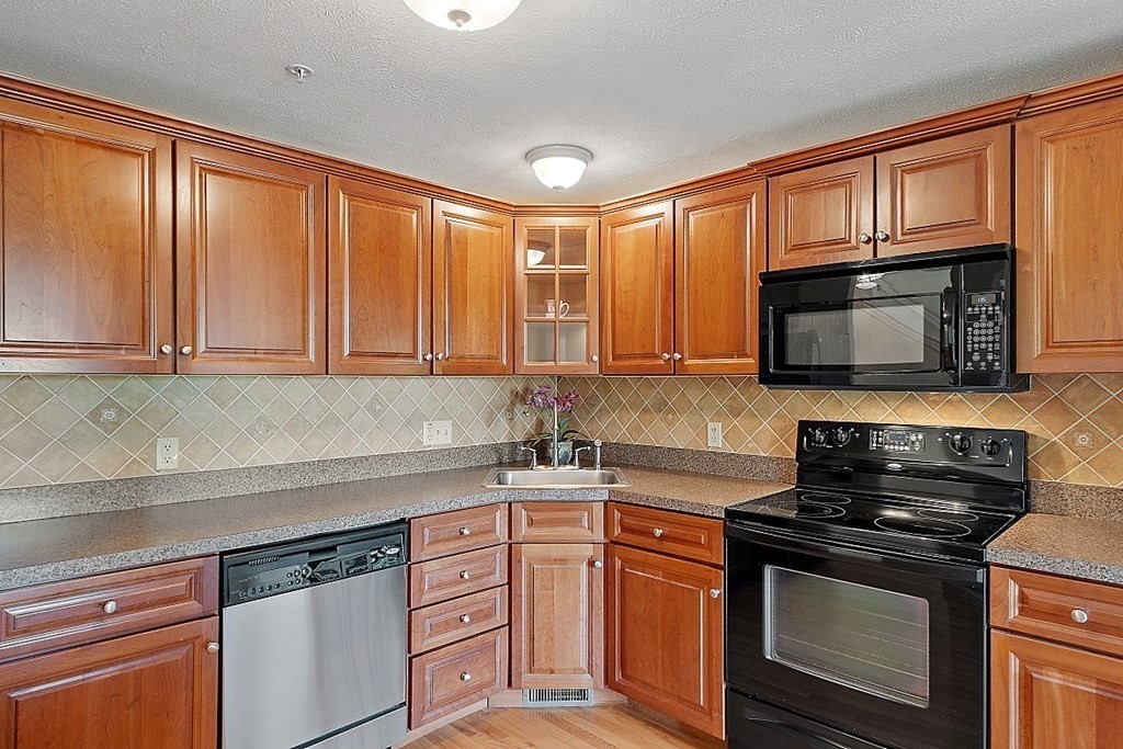 34 Oak Leaf Road, Unit 34 Fitchburg, MA 01420 - Photo 7 of 34