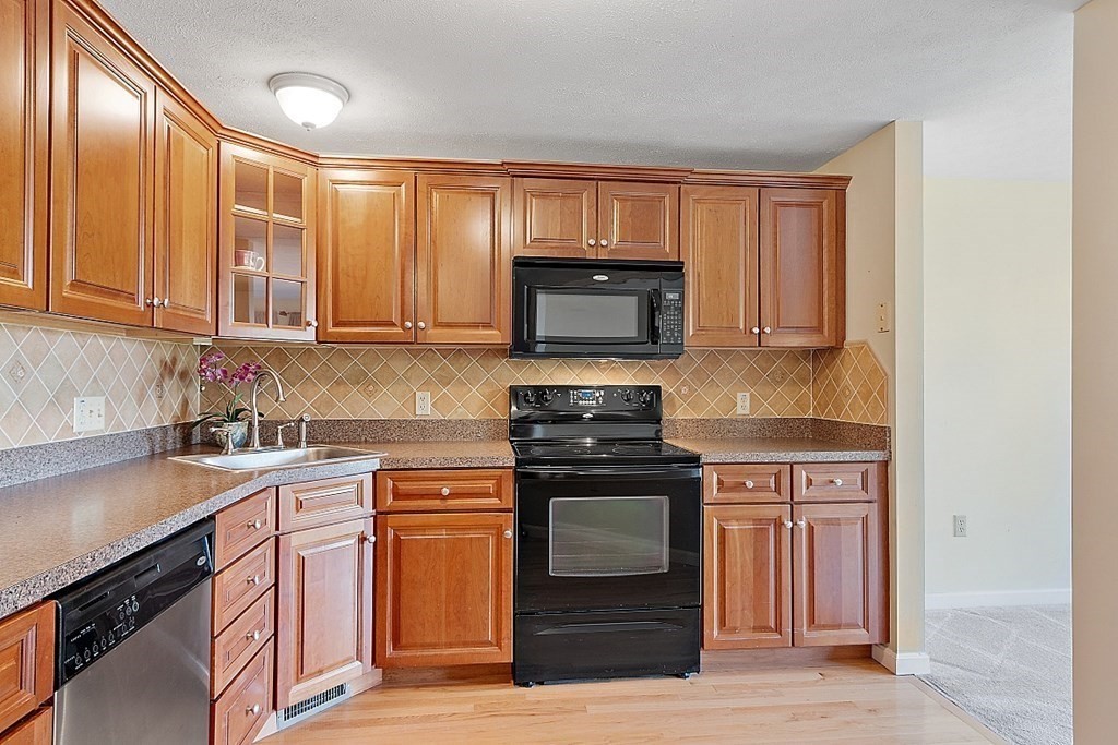 34 Oak Leaf Road, Unit 34 Fitchburg, MA 01420 - Photo 8 of 34