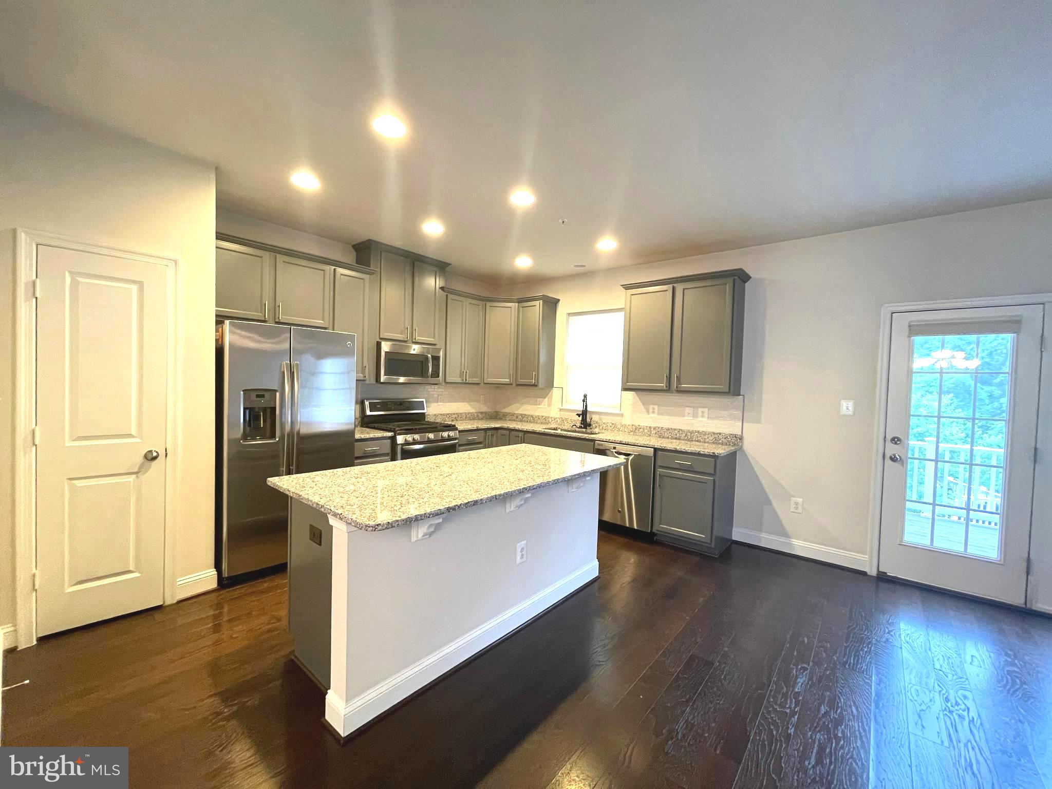 7805 Loblolly Way Hanover, MD 21076 - Photo 4 of 27
