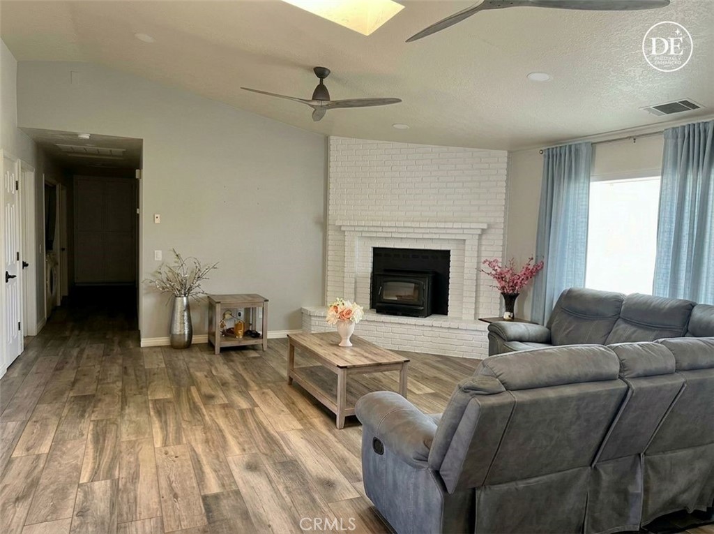 13375 Rincon Road Apple Valley, CA 92308 - Photo 10 of 72 Living room, after w/ AI