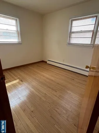 $1,950 | 122 Stuyvesant Avenue, Unit 7, Lyndhurst, NJ 07071