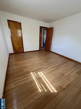 $1,950 | 122 Stuyvesant Avenue, Unit 7, Lyndhurst, NJ 07071