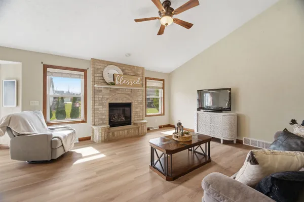 $429,900 | 535 Coonen Drive, Combined Locks, WI 54113