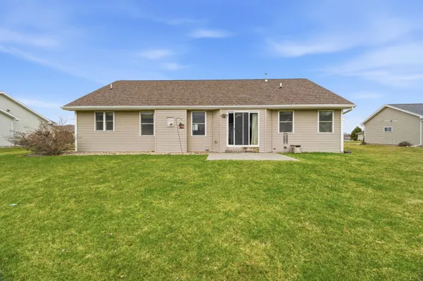 $429,900 | 535 Coonen Drive, Combined Locks, WI 54113