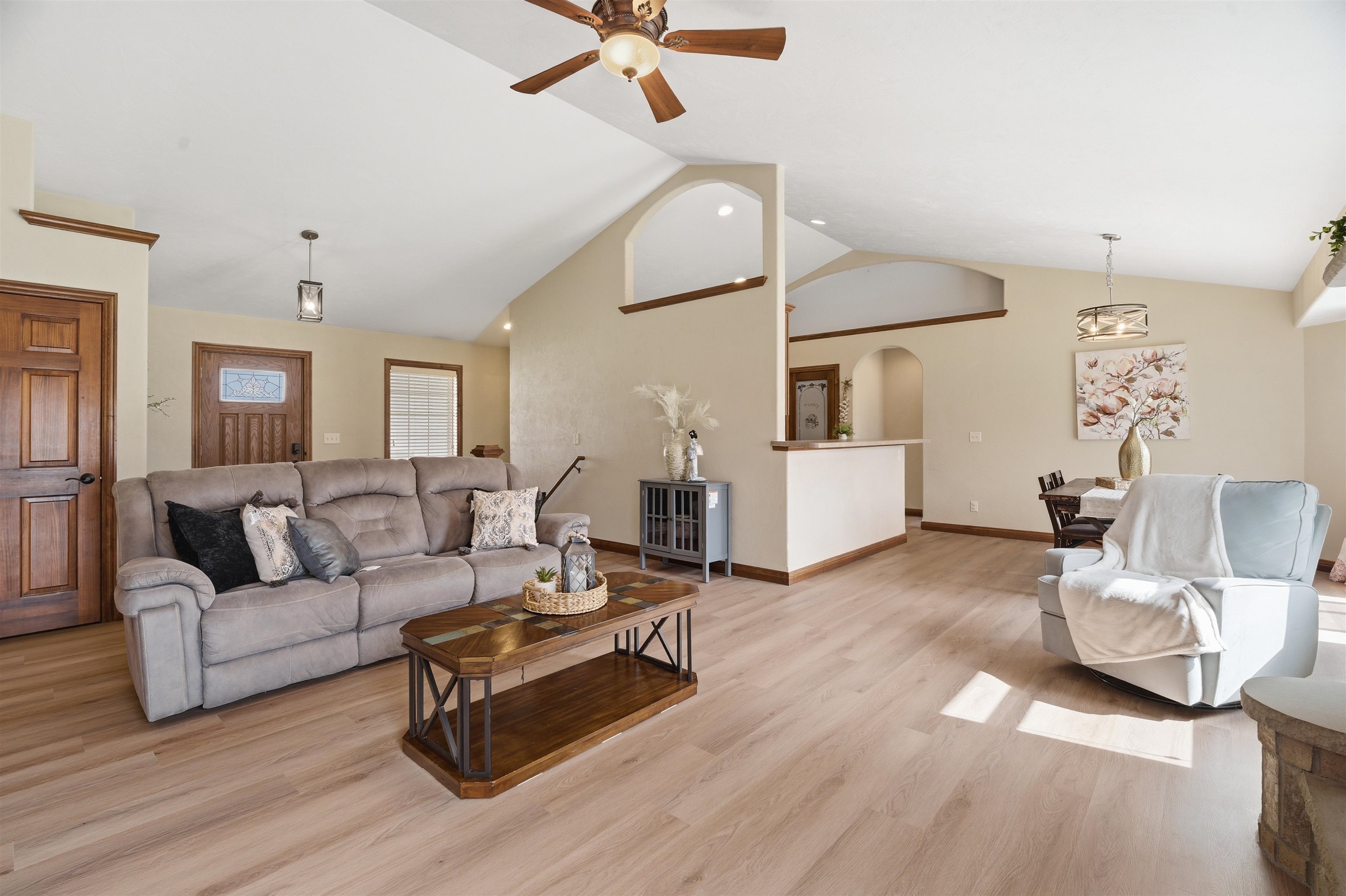 535 Coonen Drive Combined Locks, WI 54113 - Photo 5 of 37