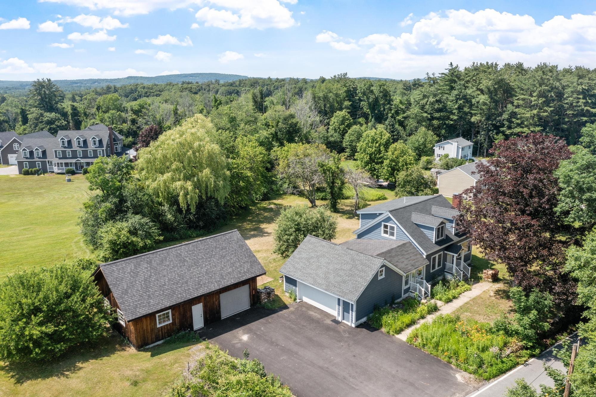 8 Island Pond Road Pelham, NH 03076 - Photo 2 of 20
