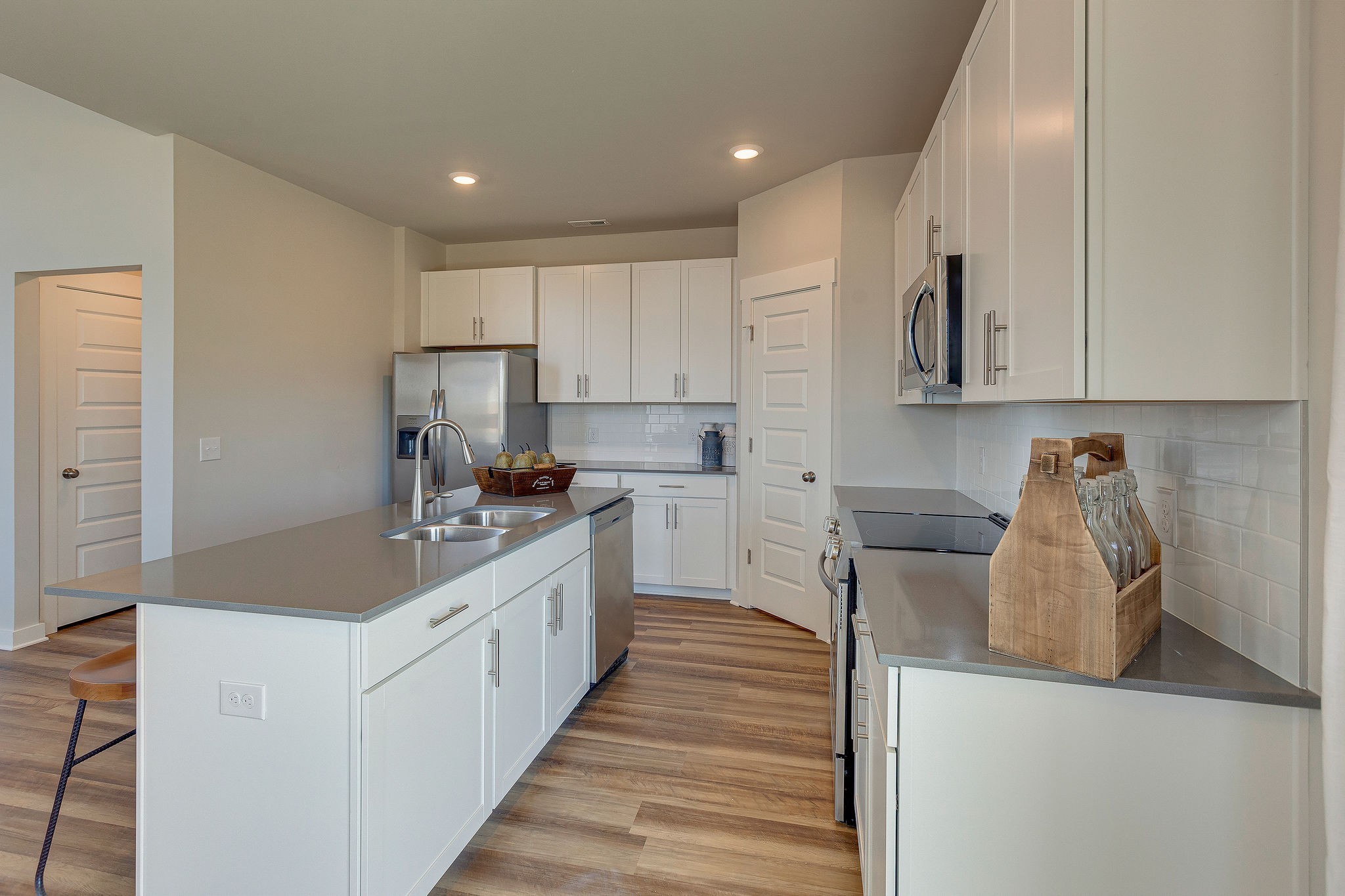 2428 Williams Ridge Drive Columbia, TN 38401 - Photo 2 of 30 a kitchen with a stove and a refrigerator