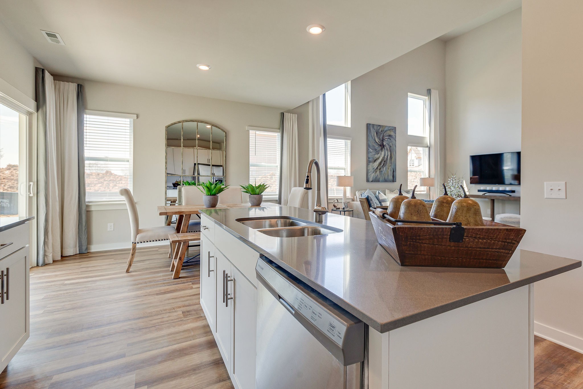 2428 Williams Ridge Drive Columbia, TN 38401 - Photo 3 of 30