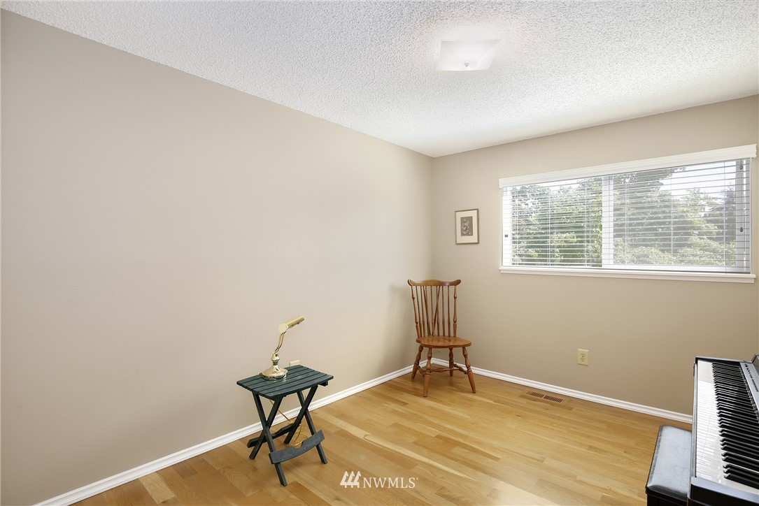 4510 Northeast 22nd Place Renton, WA 98059 - Photo 11 of 25 Gallery Image 11