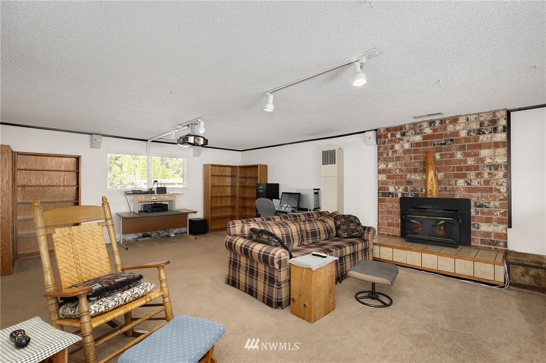 4510 Northeast 22nd Place Renton, WA 98059 - Photo 18 of 25 Gallery Image 18