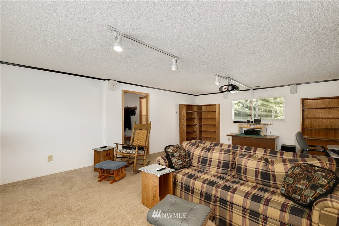 4510 Northeast 22nd Place Renton, WA 98059 - Photo 19 of 25 Gallery Image 19