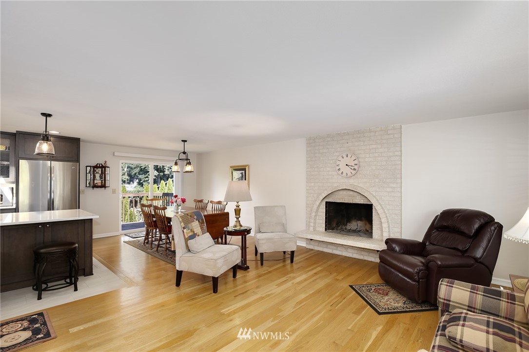 4510 Northeast 22nd Place Renton, WA 98059 - Photo 3 of 25 Gallery Image 3
