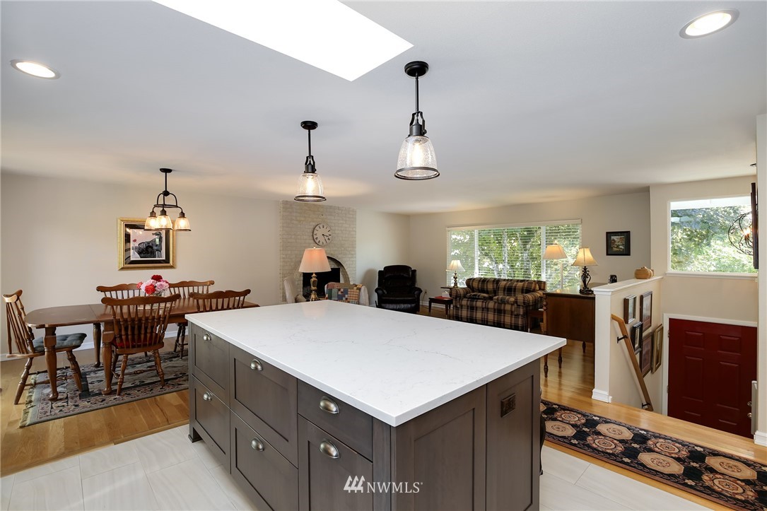 4510 Northeast 22nd Place Renton, WA 98059 - Photo 8 of 25 Gallery Image 8