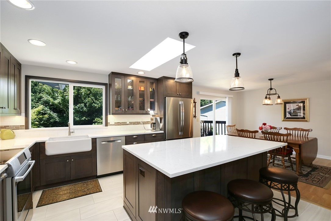 4510 Northeast 22nd Place Renton, WA 98059 - Photo 9 of 25 Gallery Image 9