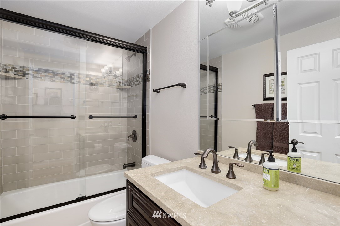 4510 Northeast 22nd Place Renton, WA 98059 - Photo 10 of 25 Gallery Image 10