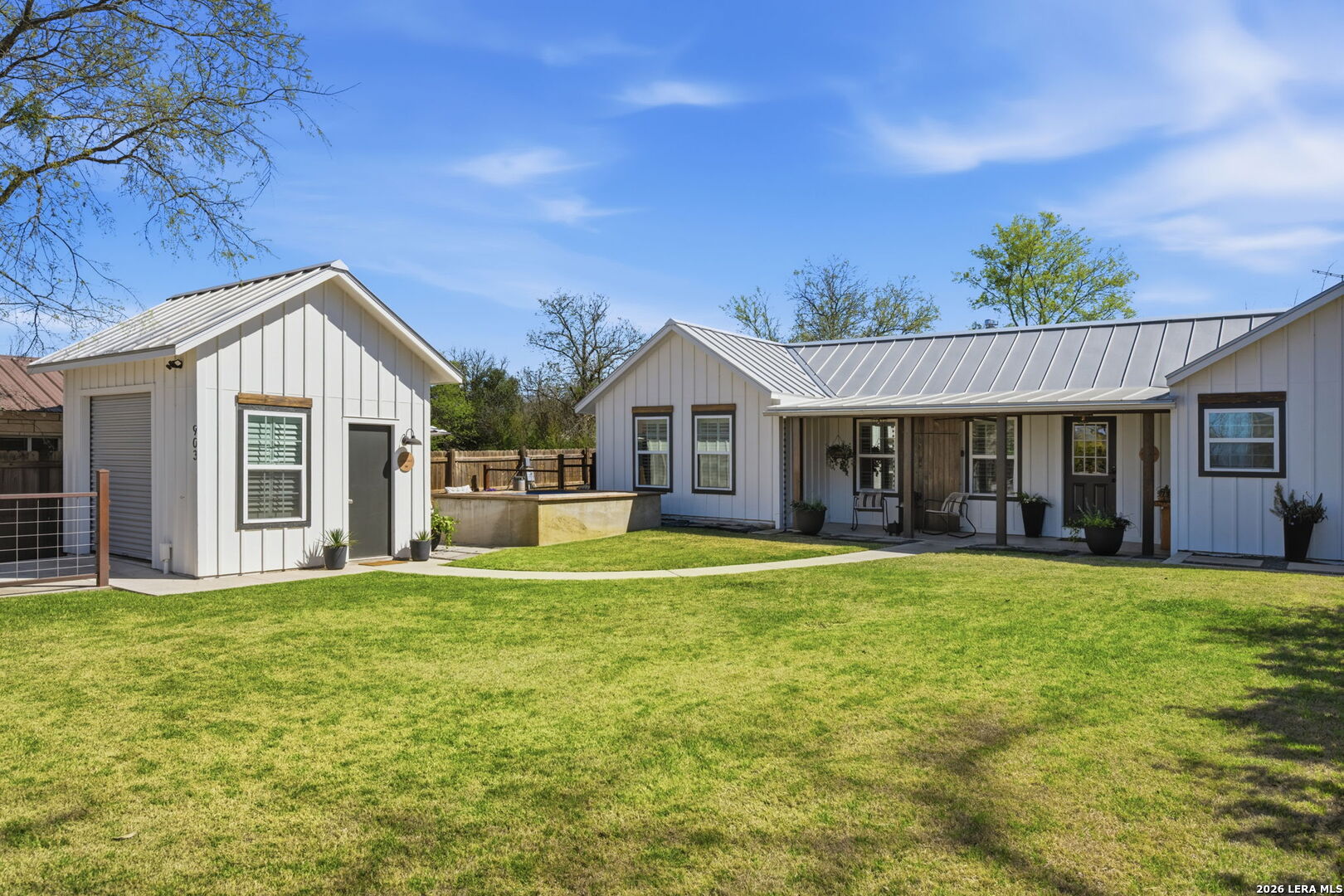 903 Front Street Comfort, TX 78013 - Photo 2 of 28