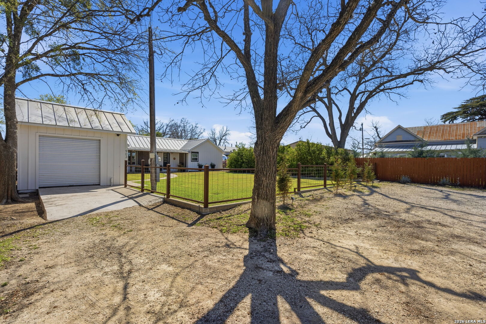 903 Front Street Comfort, TX 78013 - Photo 4 of 28