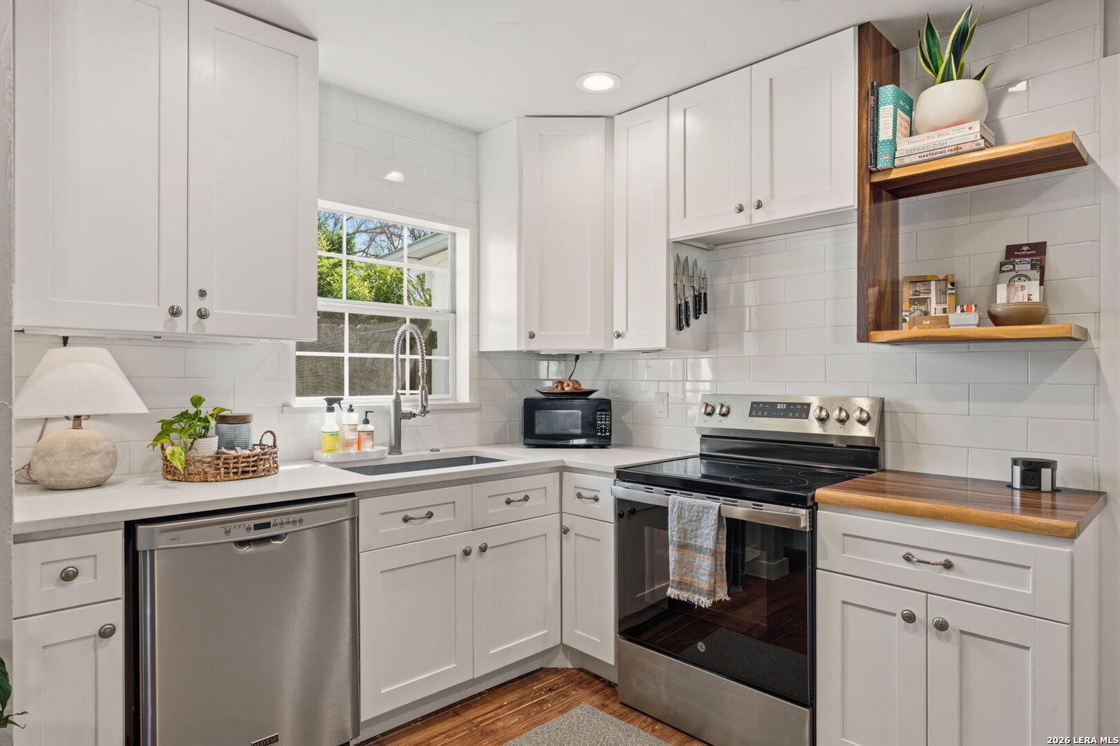 903 Front Street Comfort, TX 78013 - Photo 10 of 28