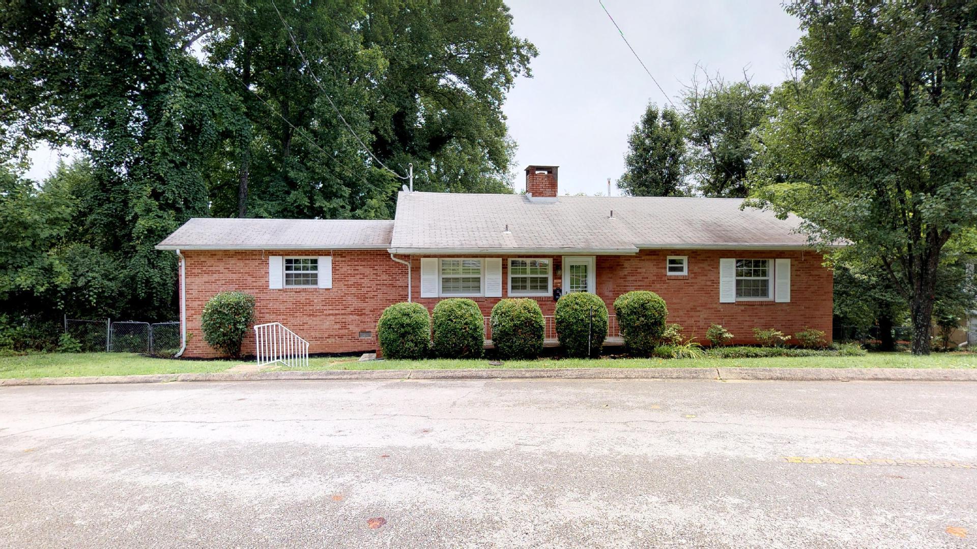104 Evans Lane Oak Ridge, TN 37830 - Photo 2 of 38 pySuF2r8Tw5 - 06.29.2018_09.35.43