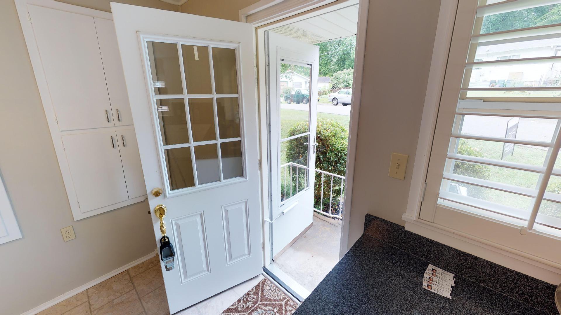 104 Evans Lane Oak Ridge, TN 37830 - Photo 4 of 38 pySuF2r8Tw5 - 06.29.2018_10.29.31