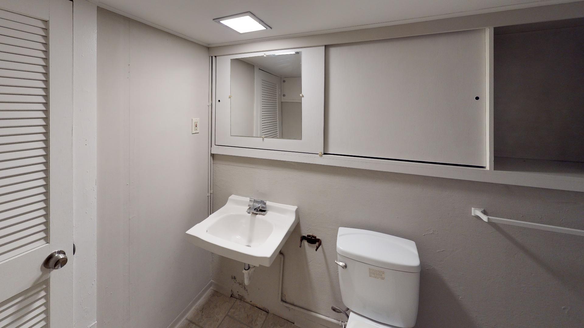 104 Evans Lane Oak Ridge, TN 37830 - Photo 31 of 38 pySuF2r8Tw5 - Bathroom