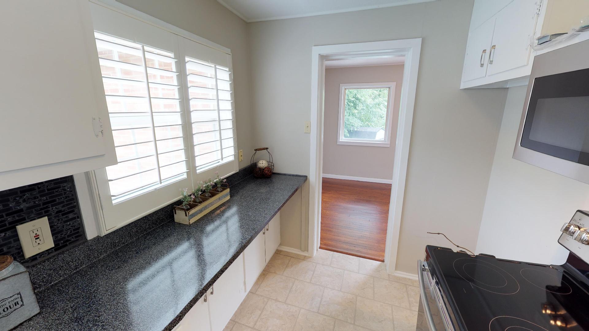 104 Evans Lane Oak Ridge, TN 37830 - Photo 9 of 38 pySuF2r8Tw5 - 06.29.2018_09.41.45