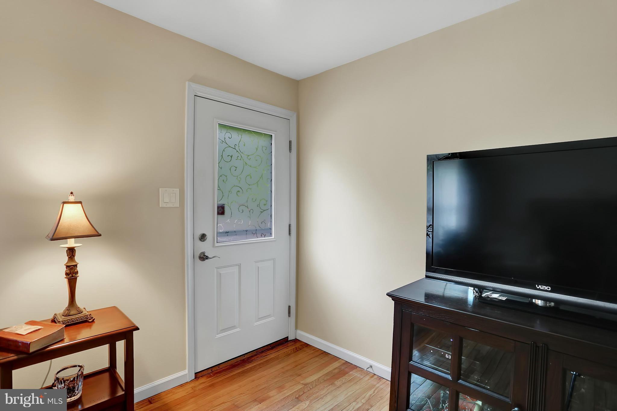5860 Swamp Circle Road Deale, MD 20751 - Photo 7 of 25 Interior (General)
