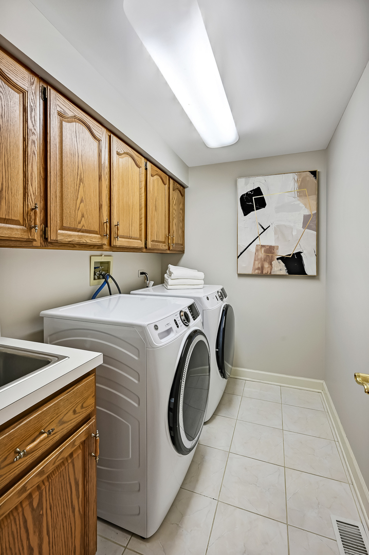 137 Northgate Place, Unit NONE Burr Ridge, IL 60527 - Photo 12 of 33 Gallery Image 12