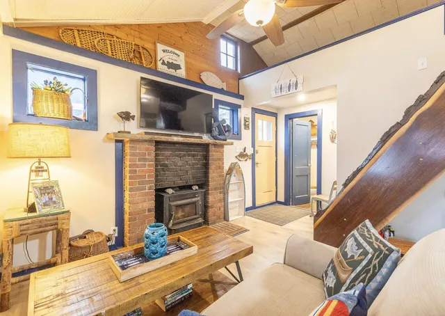 $1,900 | 2555 Melvin Road, Pinckney, MI 48169