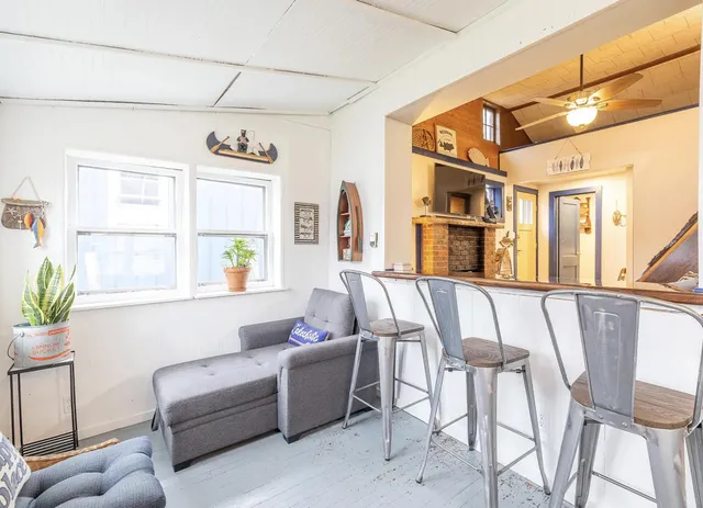 $1,900 | 2555 Melvin Road, Pinckney, MI 48169