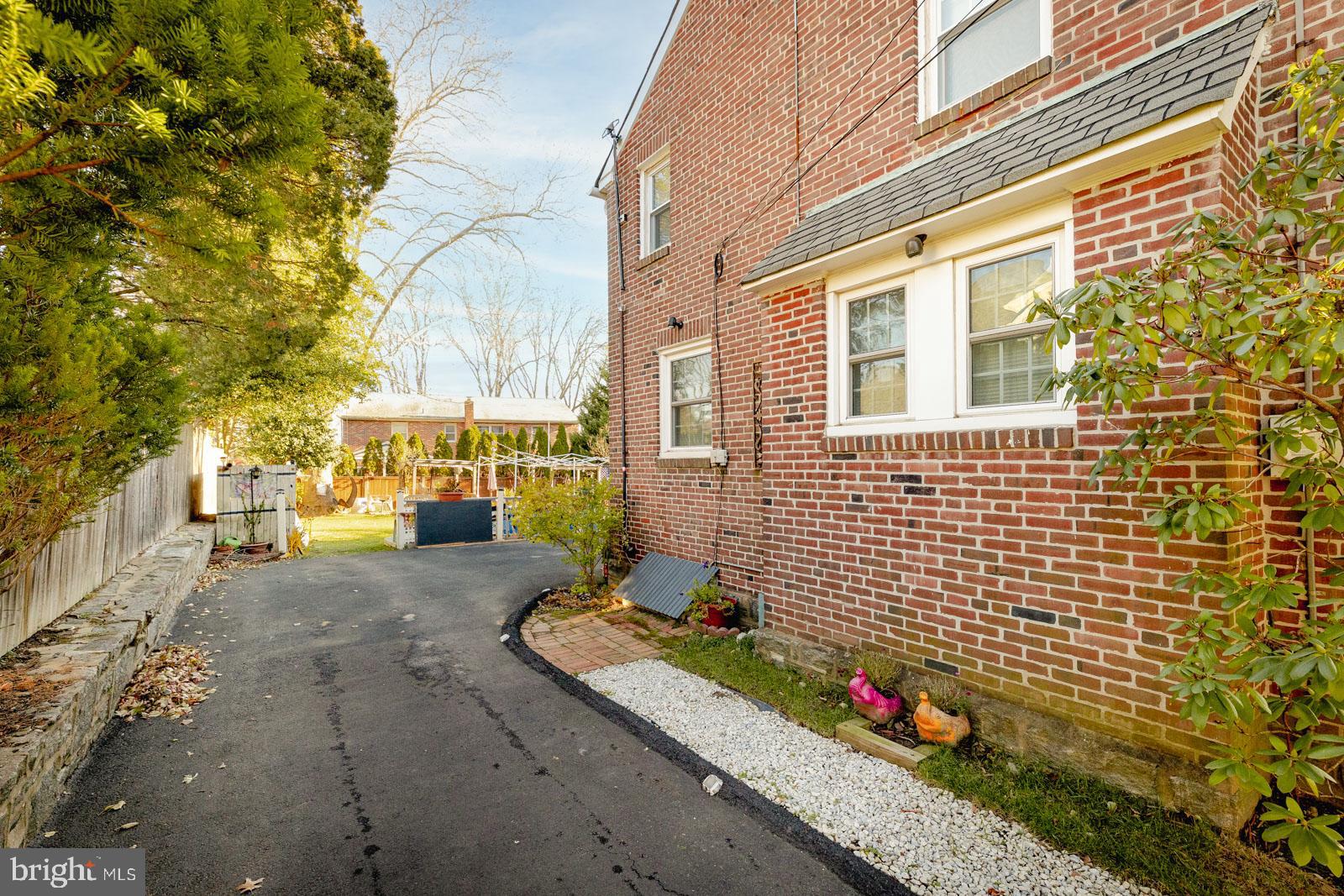 637 Croyden Road Cheltenham, PA 19012 - Photo 6 of 48 a view of back yard of the house