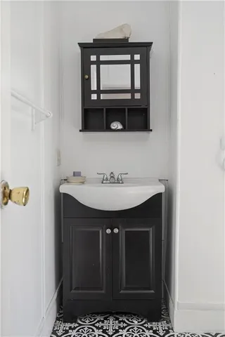 $2,980,000 | 362 Bramans Lane, Portsmouth, RI 02871