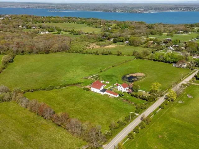 $2,980,000 | 362 Bramans Lane, Portsmouth, RI 02871