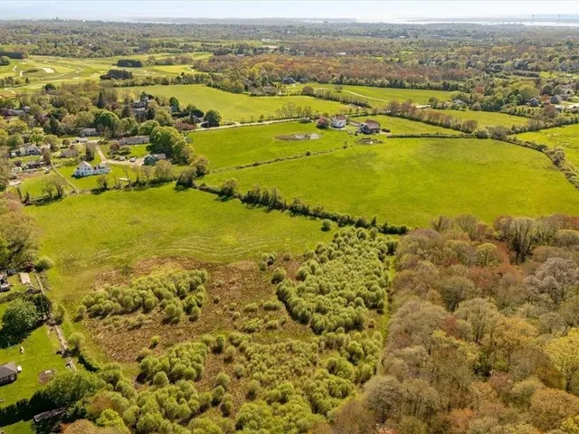 $2,980,000 | 362 Bramans Lane, Portsmouth, RI 02871