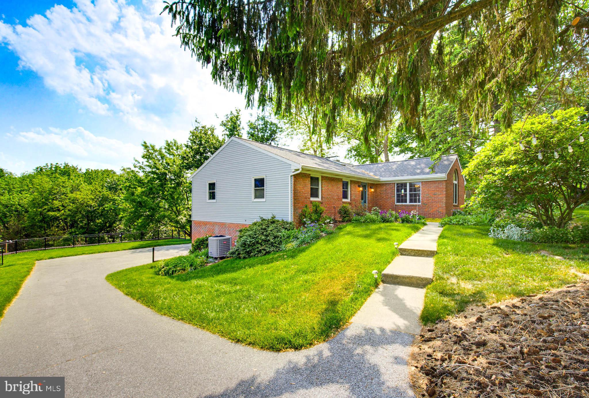 322 Hilltop Road Strasburg, PA 17579 - Photo 3 of 43