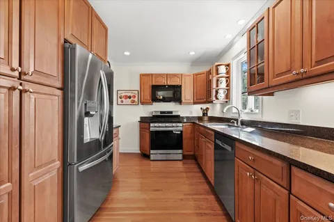 $925,000 | 5 Salem Way, Glen Head, NY 11545