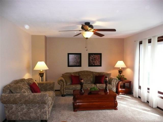 4202 Spring Street Davenport, IA 52807 - Photo 2 of 12 Gallery Image 2