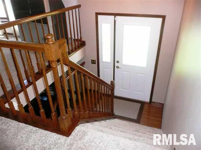 4202 Spring Street Davenport, IA 52807 - Photo 3 of 12 Gallery Image 3