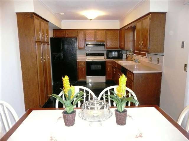4202 Spring Street Davenport, IA 52807 - Photo 6 of 12 Gallery Image 6