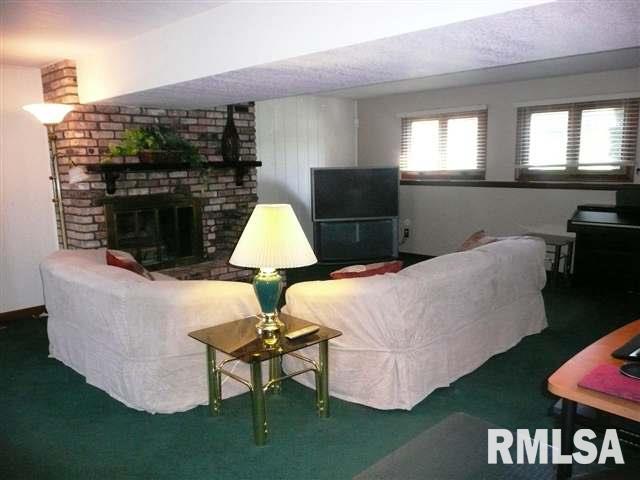 4202 Spring Street Davenport, IA 52807 - Photo 8 of 12 Gallery Image 8