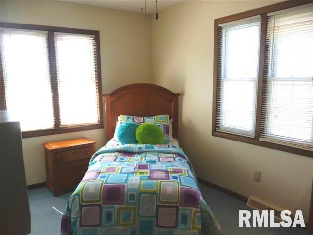 4202 Spring Street Davenport, IA 52807 - Photo 9 of 12 Gallery Image 9