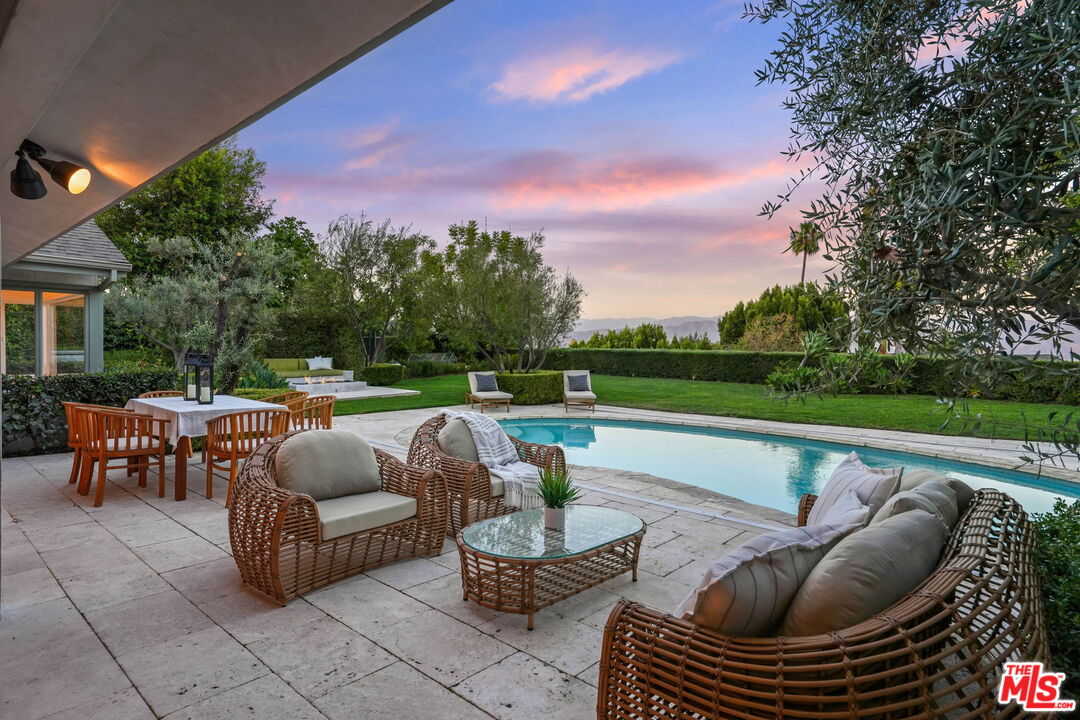 3428 Wrightview Drive Studio City, CA 91604 - Photo 3 of 57