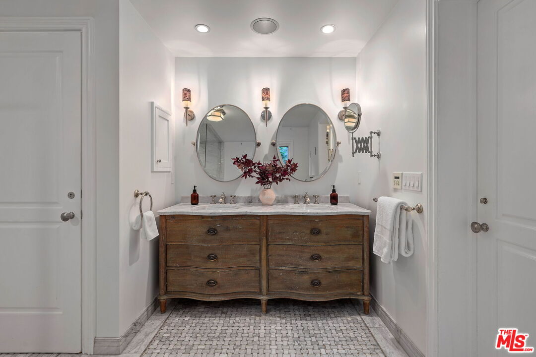 3428 Wrightview Drive Studio City, CA 91604 - Photo 37 of 57